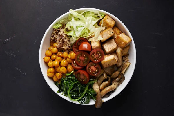 Quinoa en groente geblancheerde kom — Stockfoto