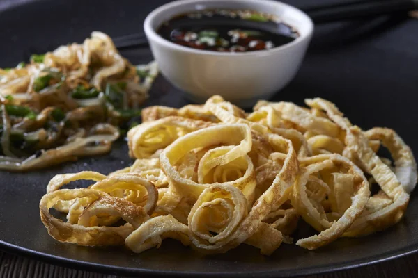 Fried shredded omelet — 图库照片