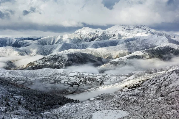 Mountain ridge snow landscape — Stock Photo, Image