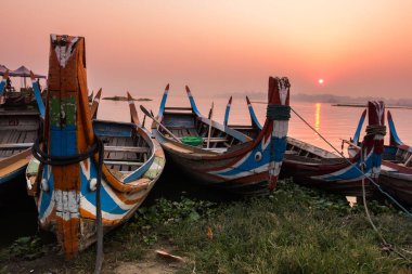 Tekne ile U olmak köprü