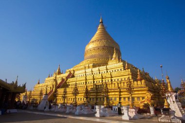 Shwezigon Pagoda içinde Bagan Arkeolojik Sit