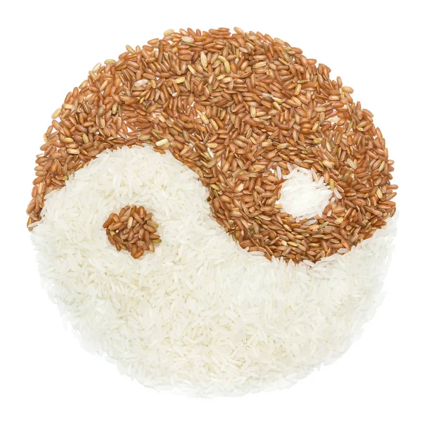 Белый и коричневый рис в Инь Ян знак знак баланса диеты — стоковое фото