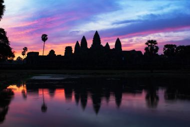 Angkor Wat Tapınağı'nda dramatik gündoğumu 