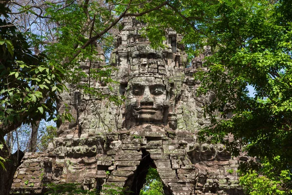 Antica porta del tempio di Prasat Bayon, Angkor Thom — Foto Stock