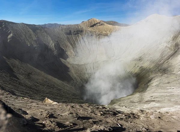 Krater vocalno bromo Panorama z gazu, dymu — Zdjęcie stockowe