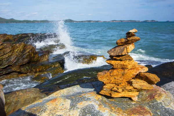 Stone stack stable and wave splash on background — Stock Photo, Image