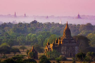 Tapınaklar Bagan, Myanmar günbatımı zamanı sırasında