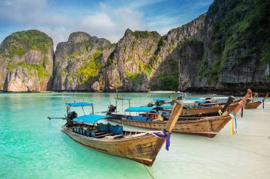 Tayland beach Oda yuvarlak sarp kireçtaşı Hills Ma