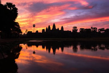 Angkor Wat Tapınağı'nda dramatik gündoğumu 