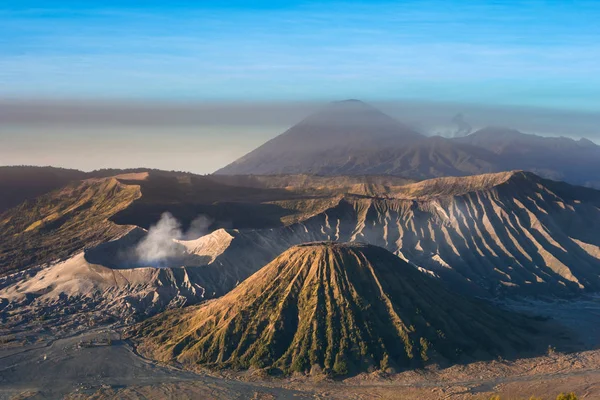Mount Bromo mavi gökyüzü gün zaman doğa manzara arka plan