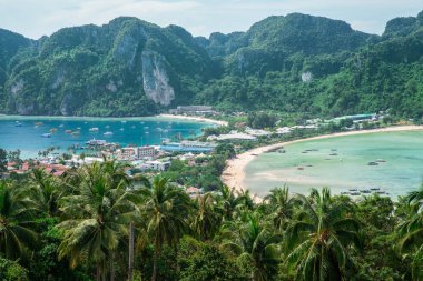 Görünüm noktası Phi Phi Island günbatımı zaman, Krabi, Tayland