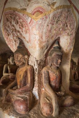 Buda resim Pho kazanmak Taung mağarada Monywa
