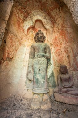 Buda resim Pho kazanmak Taung mağarada Monywa