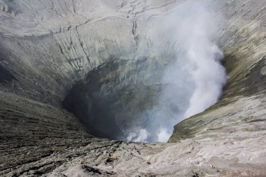 Bromo vocalno krater ile gaz duman
