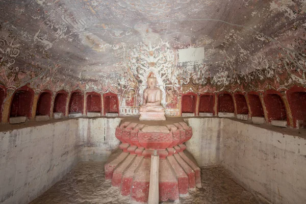 Buddha image at Pho Win Taung Cave in Monywa — Stock Photo, Image