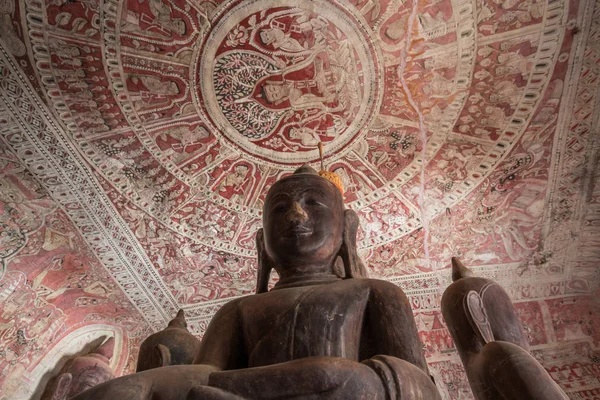 Buda resim Pho kazanmak Taung mağarada Monywa — Stok fotoğraf