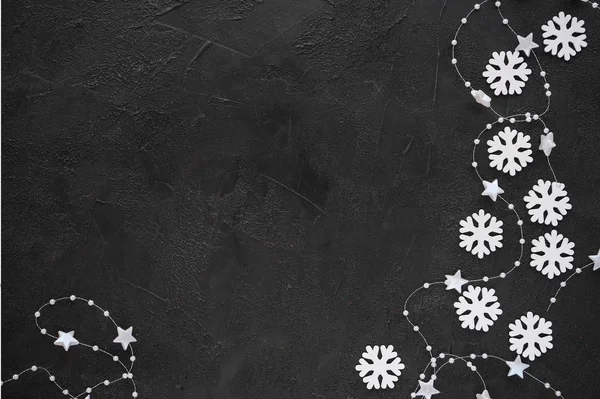 Noel arkaplanı: beyaz kar taneleri — Stok fotoğraf