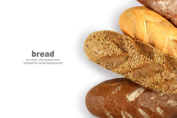 Pan de centeno, una hogaza de trigo y una baguette con semillas de sésamo. Es —  Fotos de Stock
