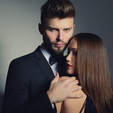 Seksi çift aşık portresi