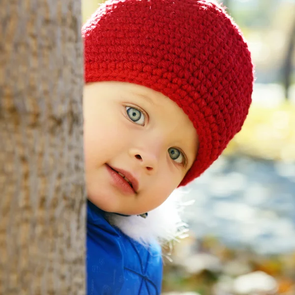 Schattig klein meisje — Stockfoto