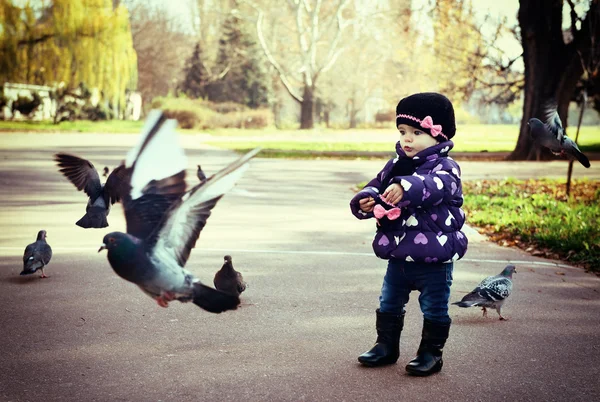 Carino ragazza alla moda bambino — Foto Stock