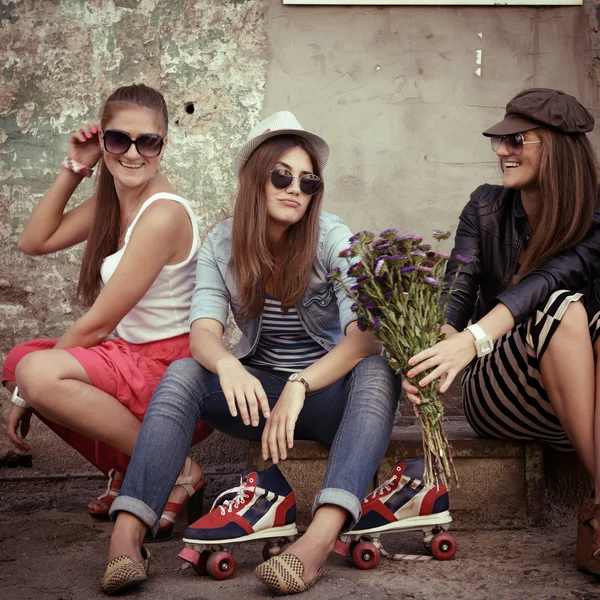 güzel kızlar eğleniyor