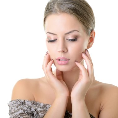 güzel yüzlü kadın