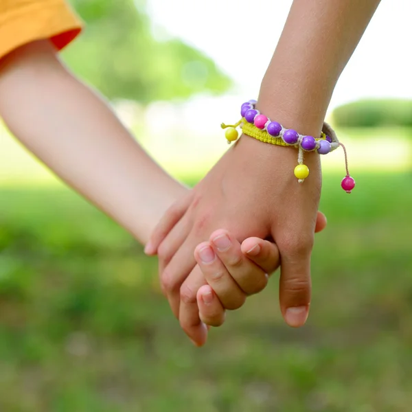 Kinder haben gemeinsam Spaß — Stockfoto