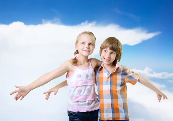 Kinder haben gemeinsam Spaß — Stockfoto