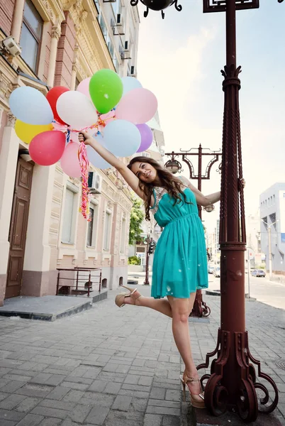 Romantická žena s balónky — Stock fotografie