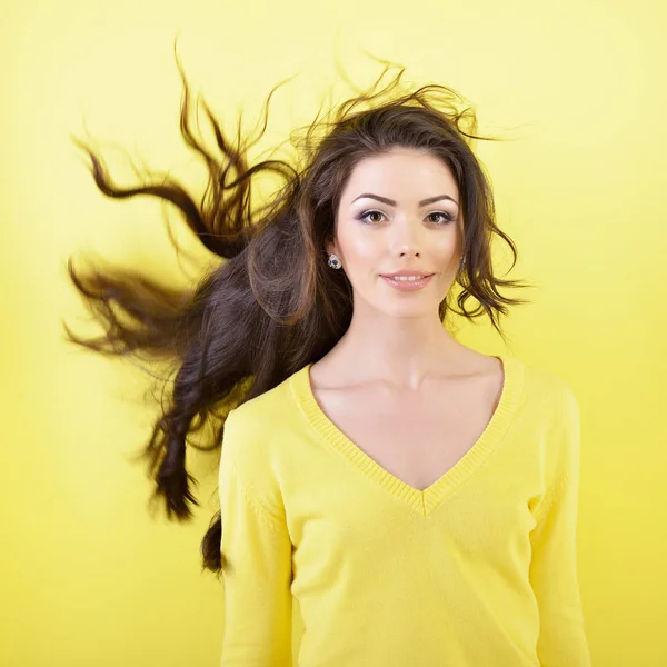 Young brunette woman — Stock Photo, Image