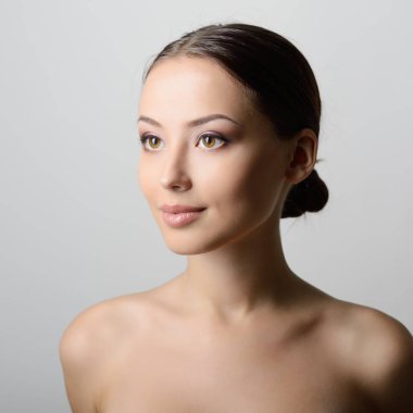 Genç güzel kadın.