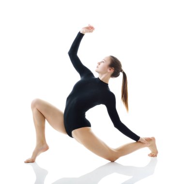 stüdyoda dans neşeli kız