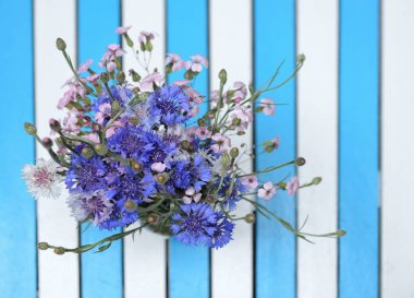 kır çiçekleri ile tablo