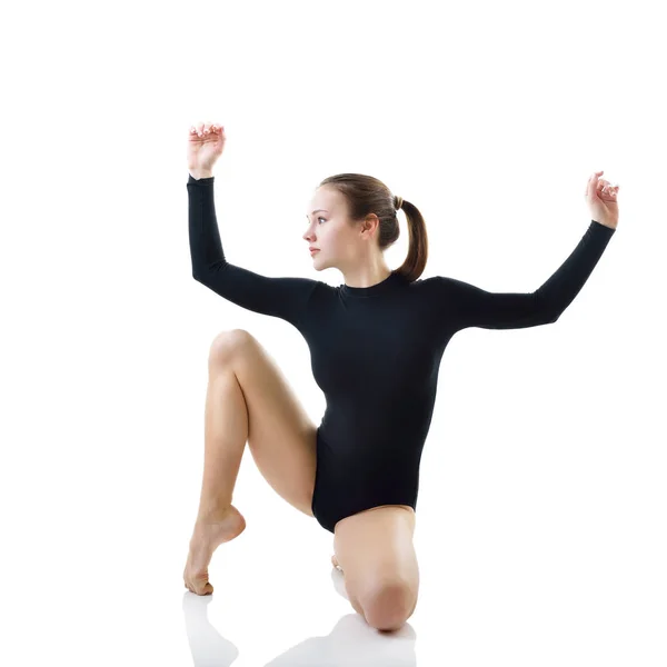 Hermosa chica bailando en estudio — Foto de Stock