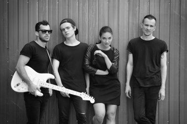 rock müzik grubu açık
