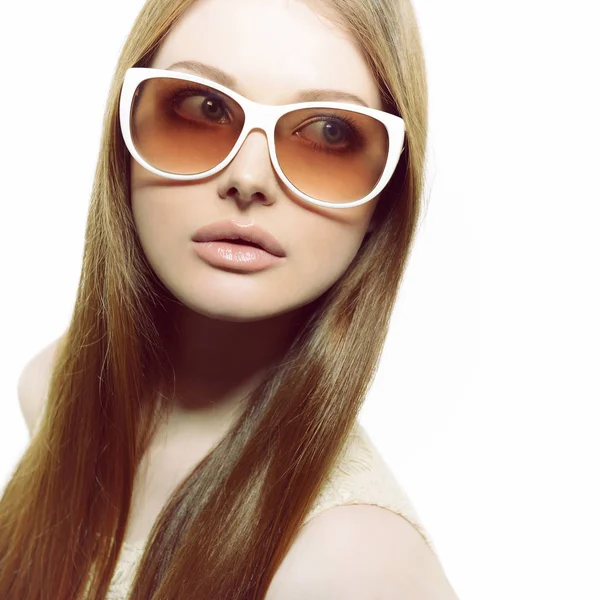 Hermosa mujer en gafas de sol — Foto de Stock