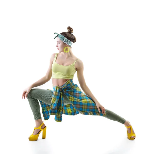 Attraktiv Smal tonåring dansande flicka — Stockfoto