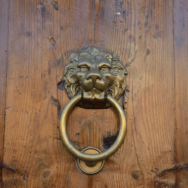 Antique door knob — Stock Photo, Image