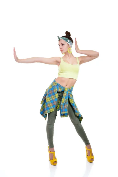 Ελκυστική slim κορίτσι που χορεύει — Φωτογραφία Αρχείου
