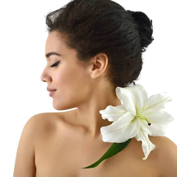 Vrouw met lily bloem — Stockfoto