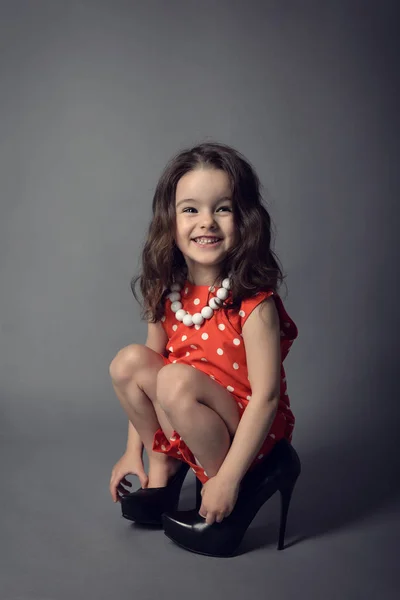 Küçük kız güzel moda — Stok fotoğraf
