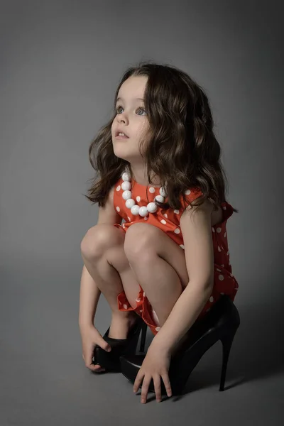 Little beautiful fashion girl — Stock Photo, Image