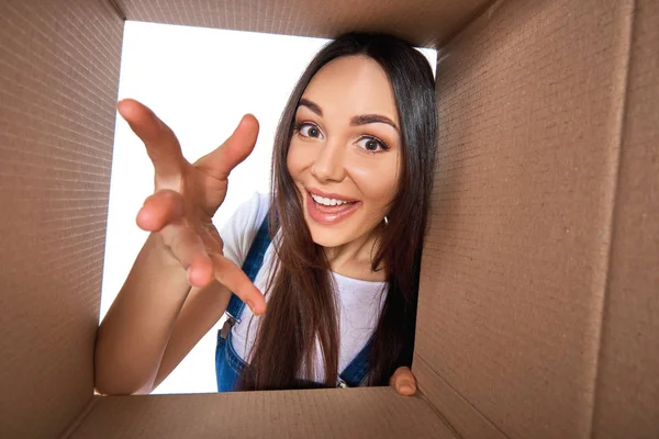 genç kız açılış posta paketi