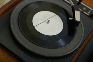 Retro plak çalar, ayrıntı atış. Vinil. Vinil kaydı.