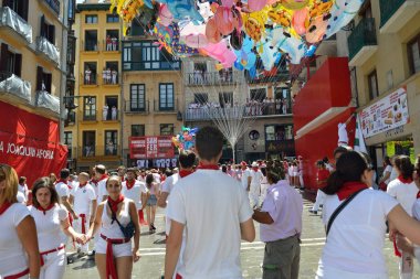 San Fermin Festivali, 06 Temmuz 2016, Pamplona, Na insanlar kutlamak