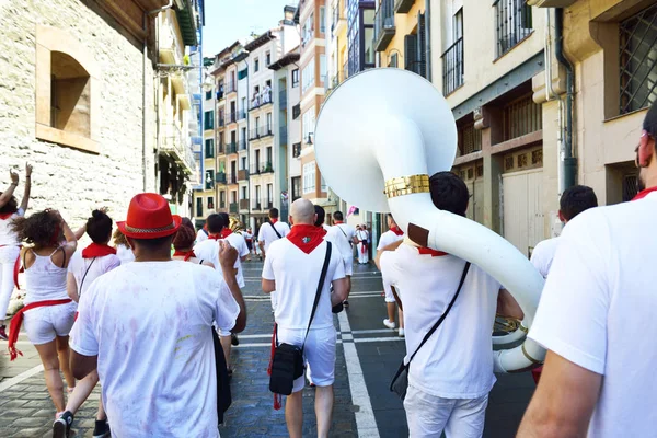 Mensen vieren San Fermin festival, 06 juli 2016, Pamplona, nb — Stockfoto