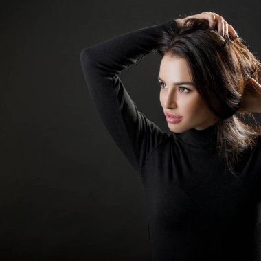 Genç ve güzel kadın portresi. Güzel kadın model ov poz