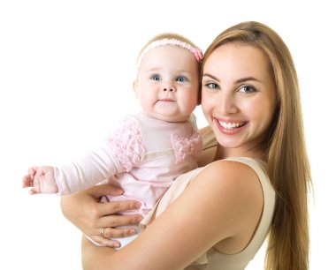 Onun bebek kızı mutlu gülümseyen, stüdyo portra ile genç anne