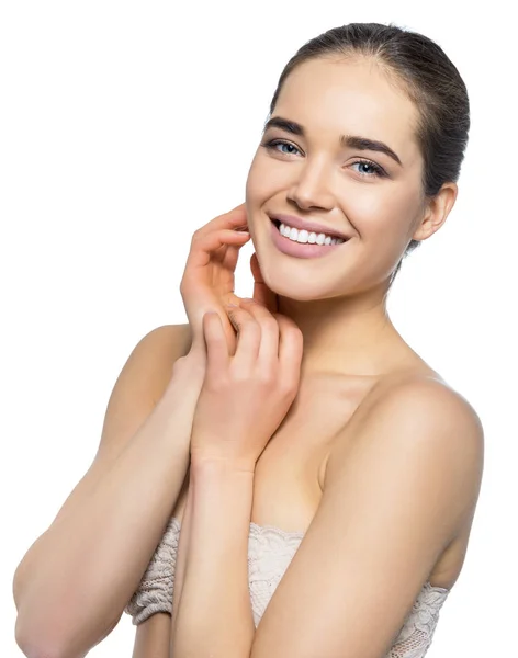 Chica con una sonrisa perfecta. Retrato femenino de belleza. Hermosa joven —  Fotos de Stock